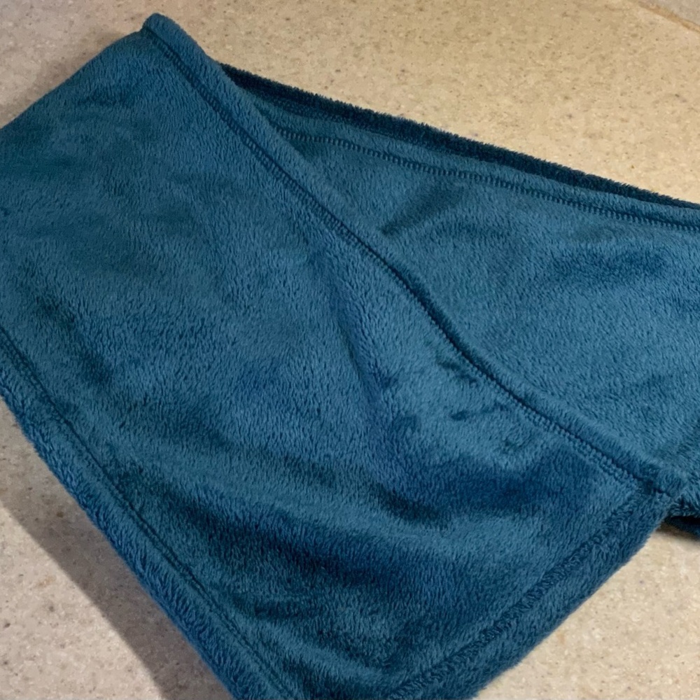 🌸🌸Lands' End Deep Blue Fleece Scarf - Picture 2 of 2